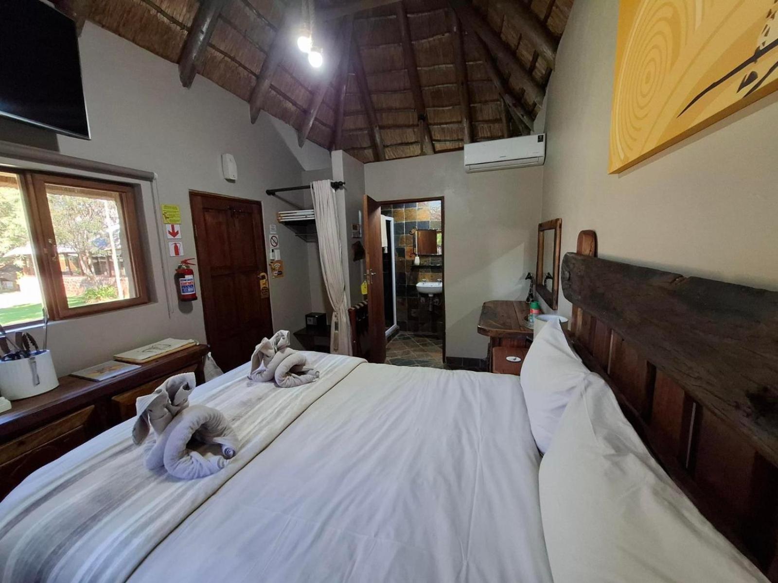 Rocking Giraffe Bush Lodge Groot-Marico Room photo