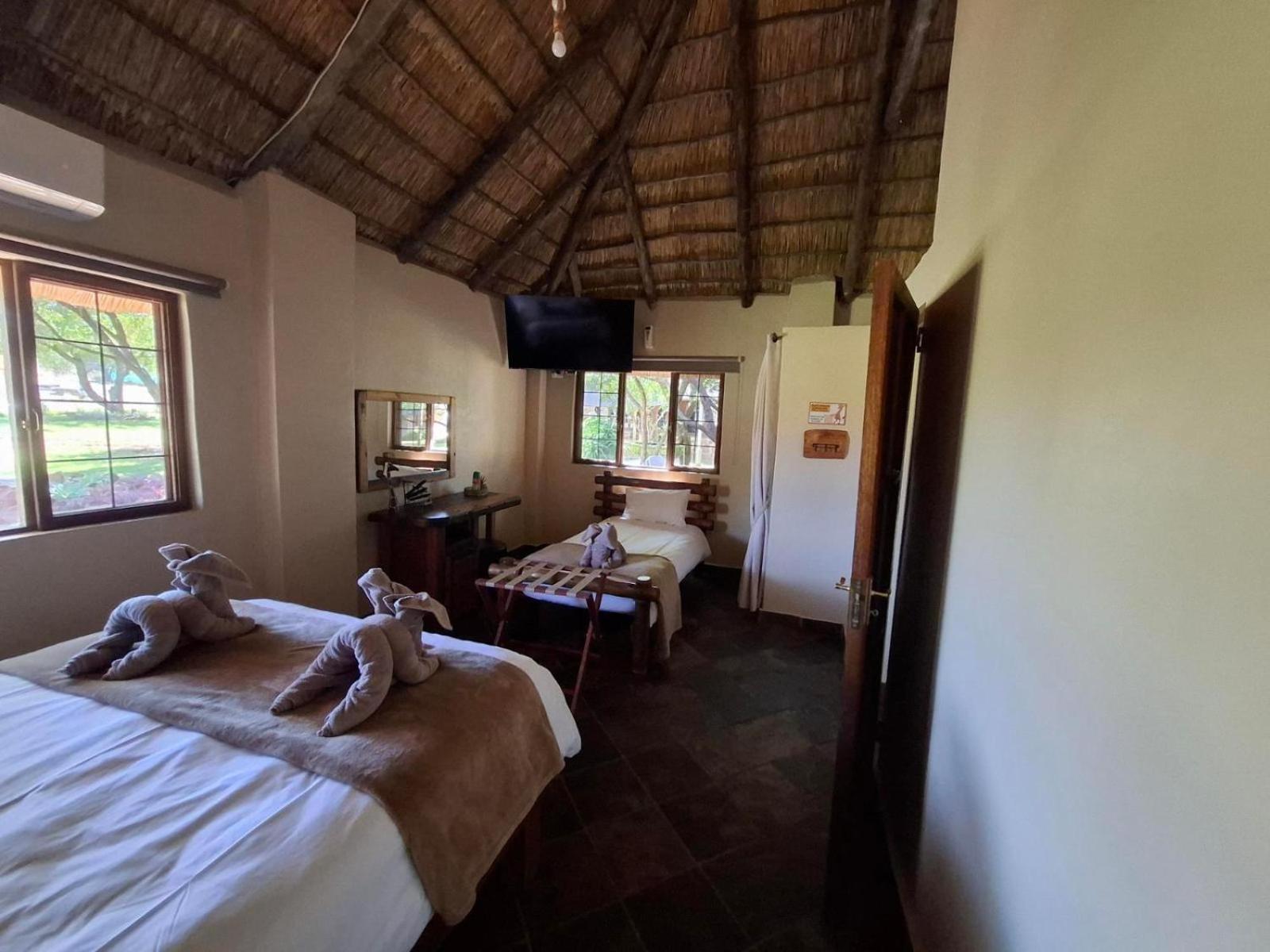 Rocking Giraffe Bush Lodge Groot-Marico Room photo