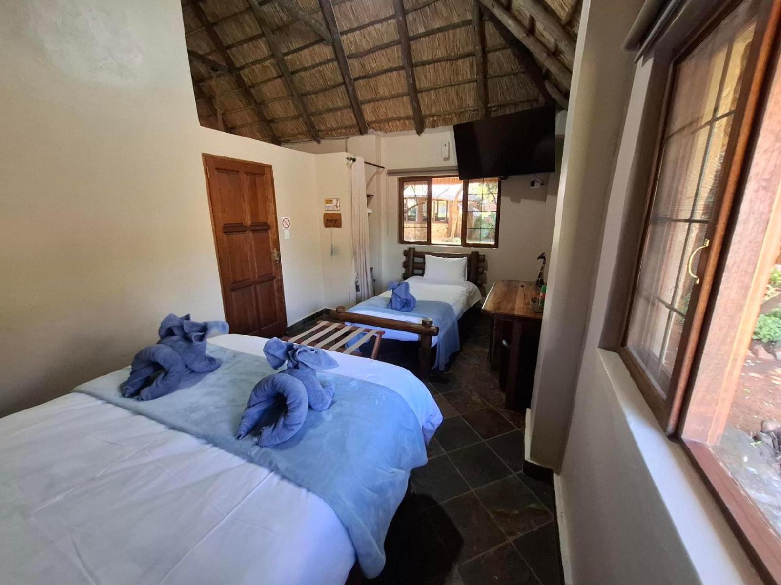 Rocking Giraffe Bush Lodge Groot-Marico Room photo