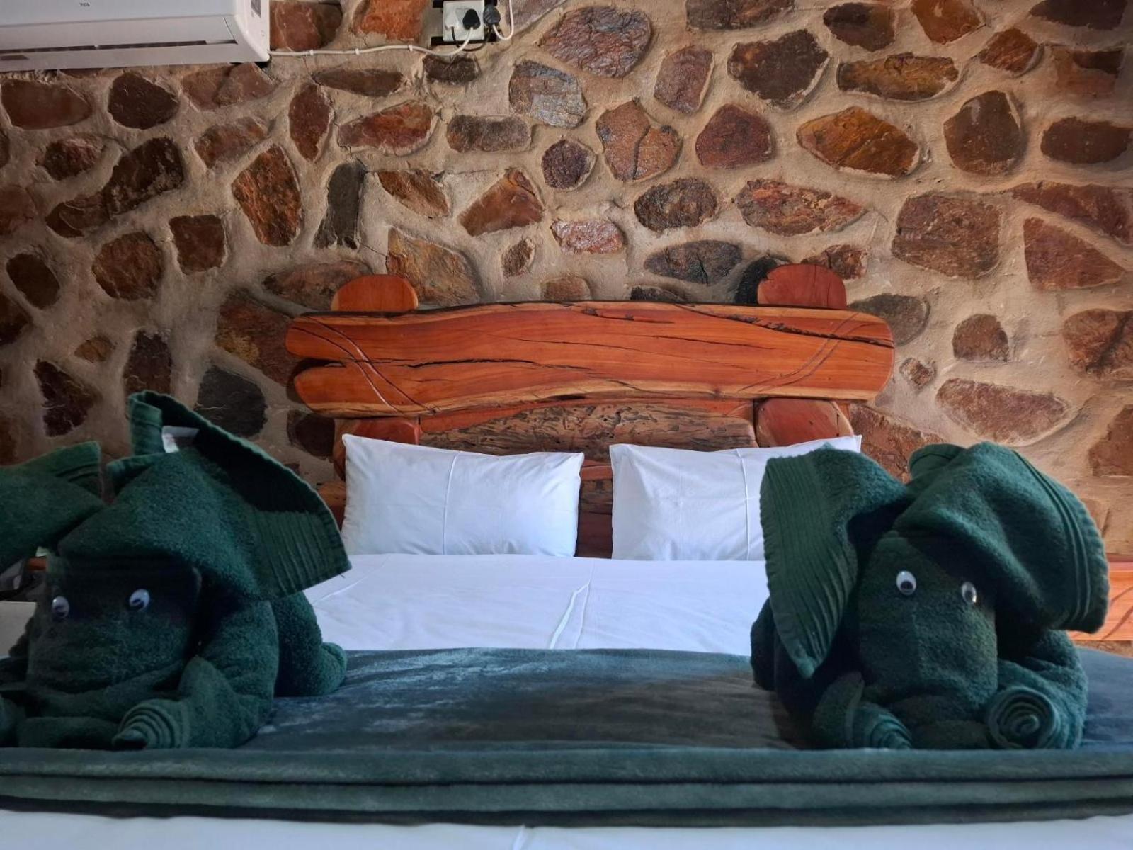 Rocking Giraffe Bush Lodge Groot-Marico Room photo