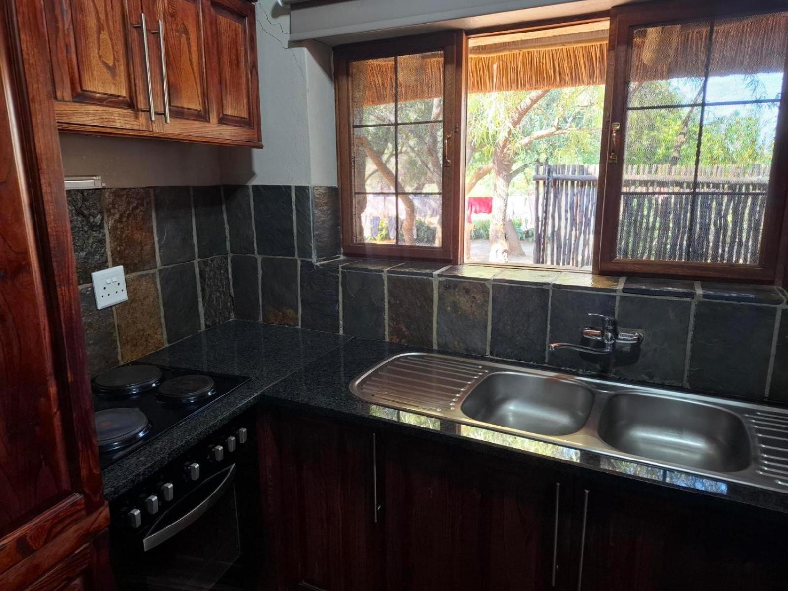 Rocking Giraffe Bush Lodge Groot-Marico Room photo