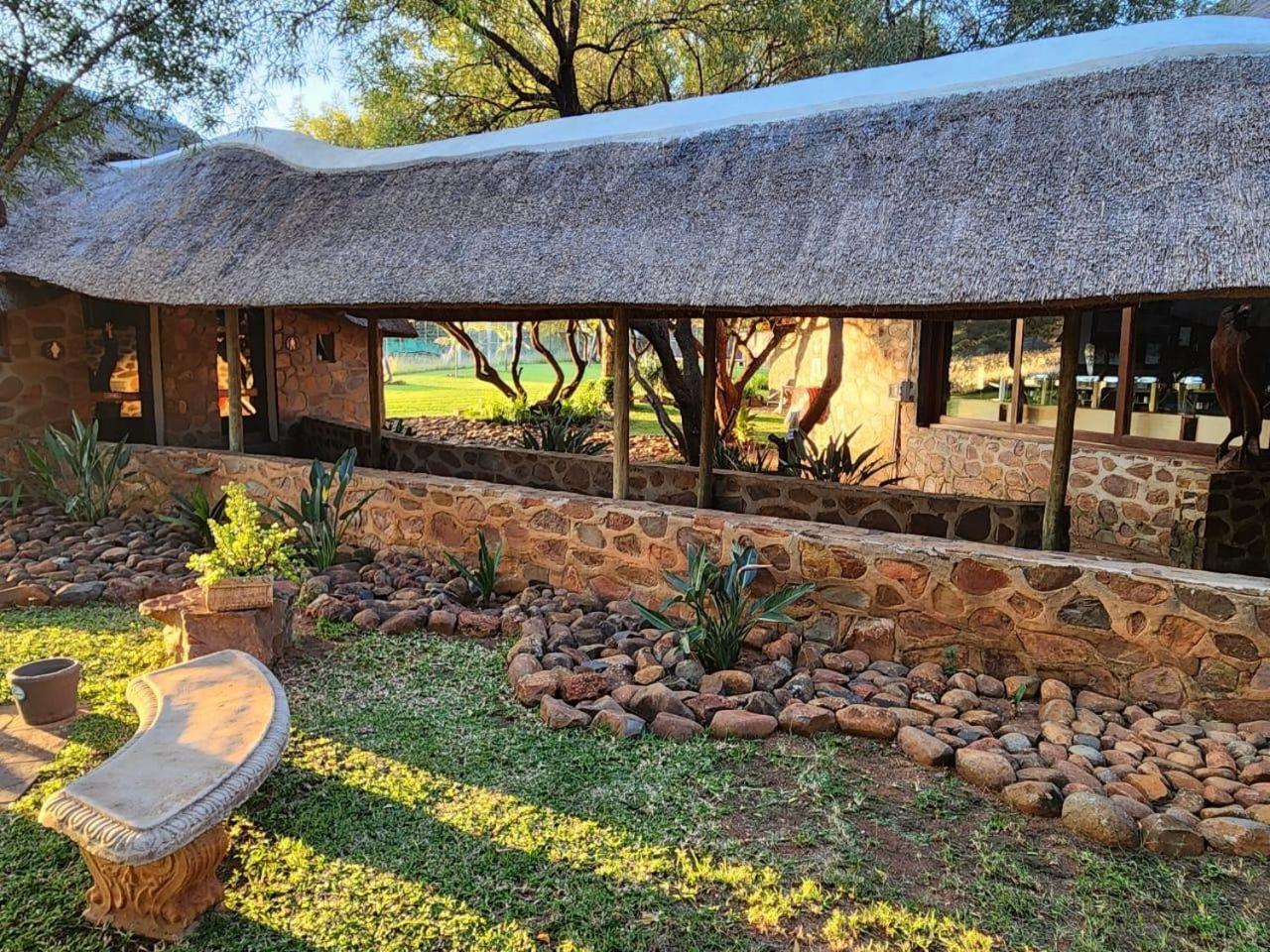 Rocking Giraffe Bush Lodge Groot-Marico Exterior photo