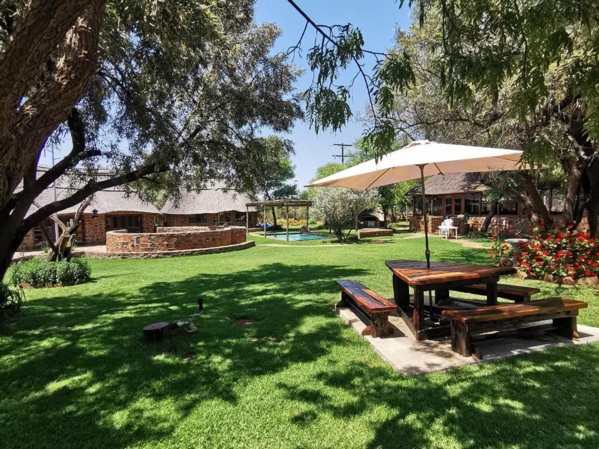 Rocking Giraffe Bush Lodge Groot-Marico Exterior photo